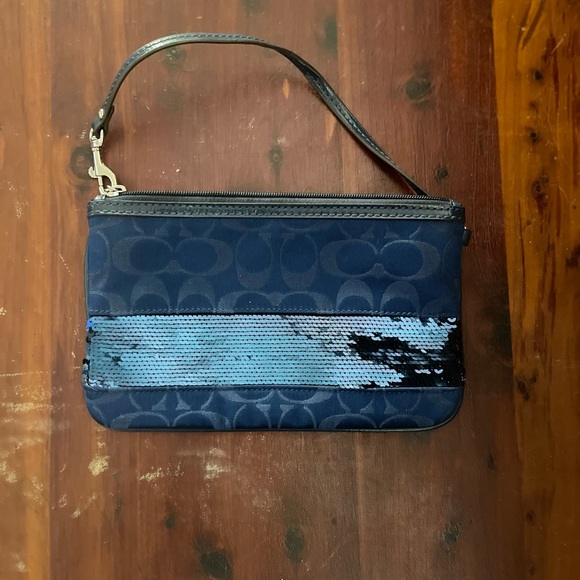 Coach wristlet - Picture 2 of 2